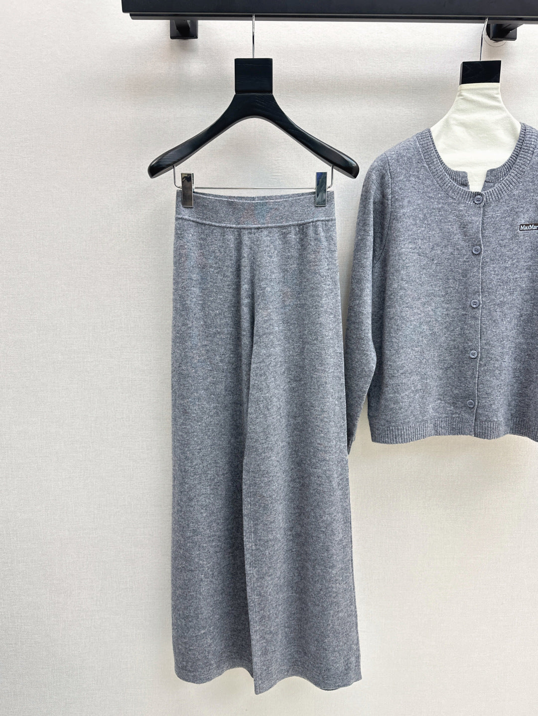 Max 25fw knitted suit