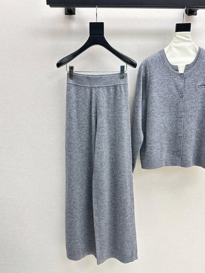 Max 25fw knitted suit