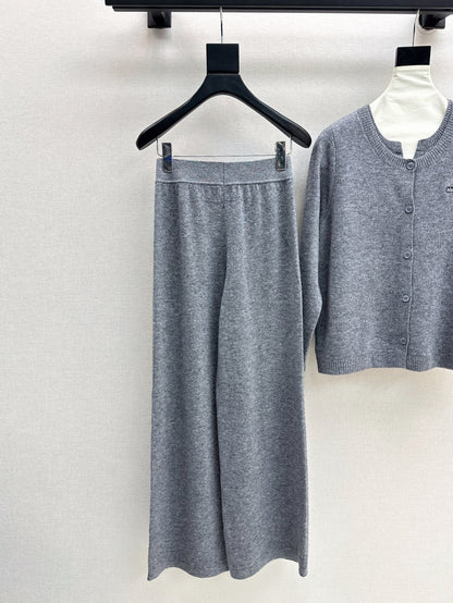 Max 25fw knitted suit
