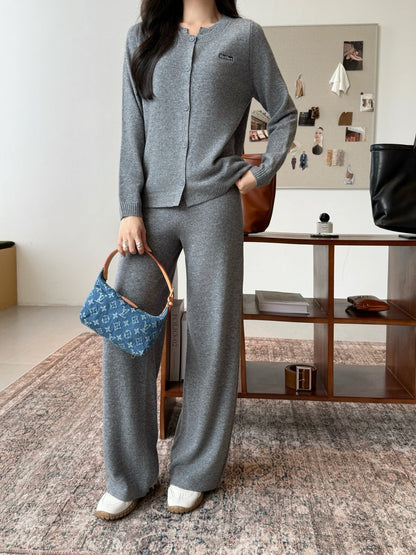 Max 25fw knitted suit