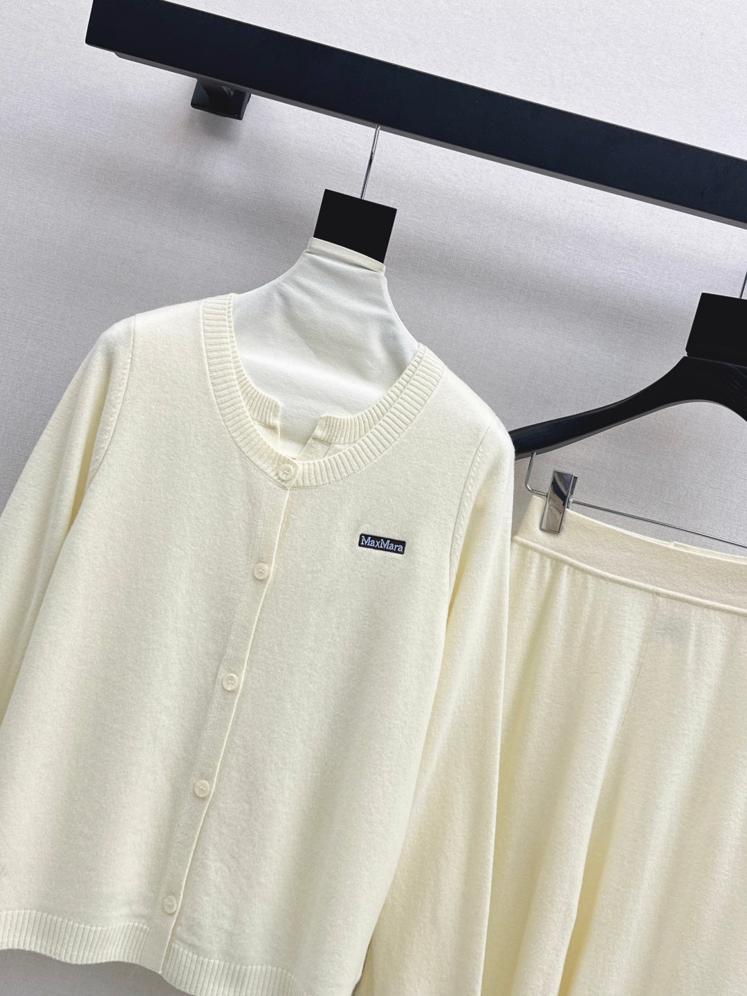 Max 25fw knitted suit