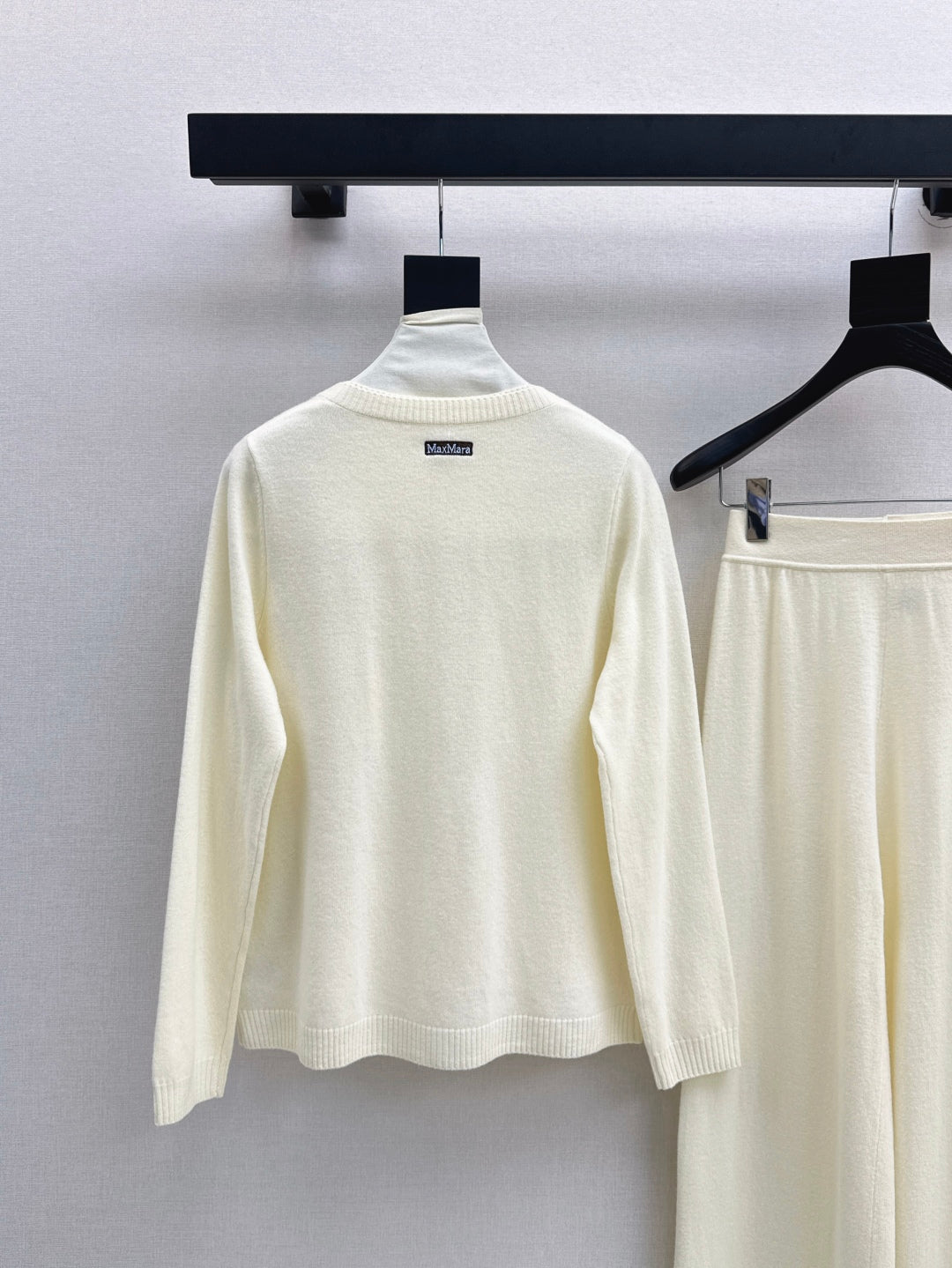 Max 25fw knitted suit