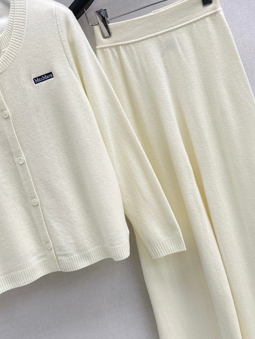 Max 25fw knitted suit