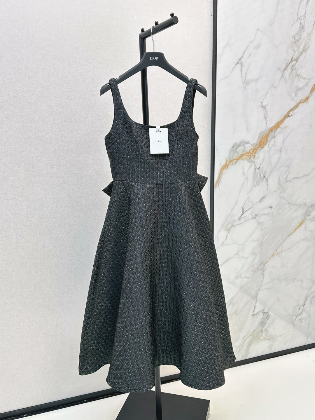 CD 25fw sleeveless dress
