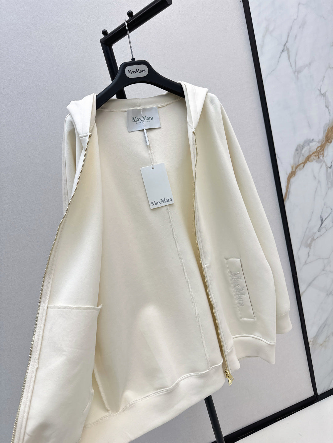 Loe 25fw hoodie
