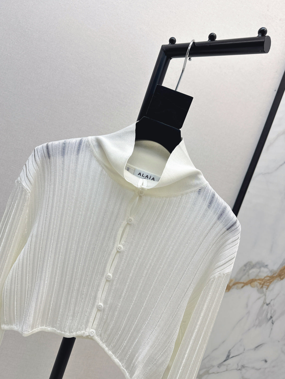 Ala 25fw knitted cardigan