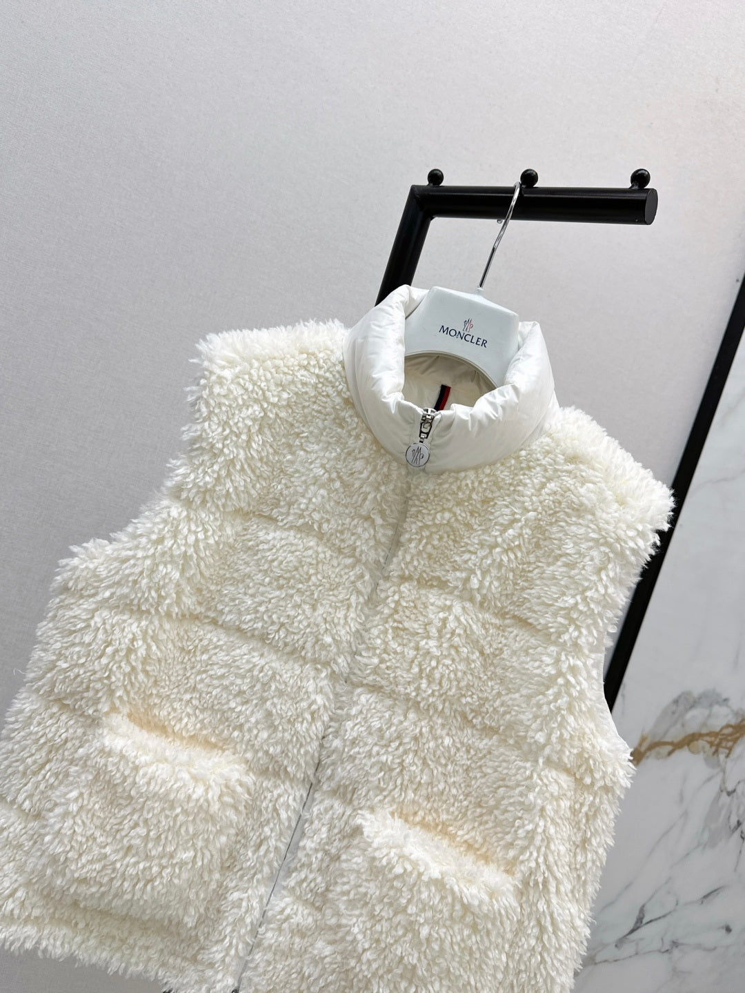 Monc 25fw down vest
