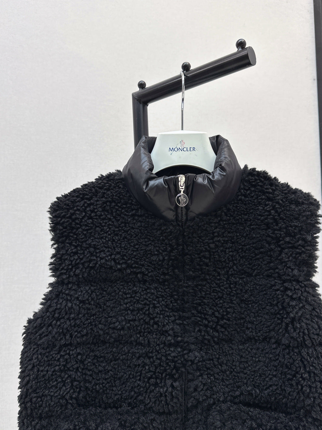 Monc 25fw down vest