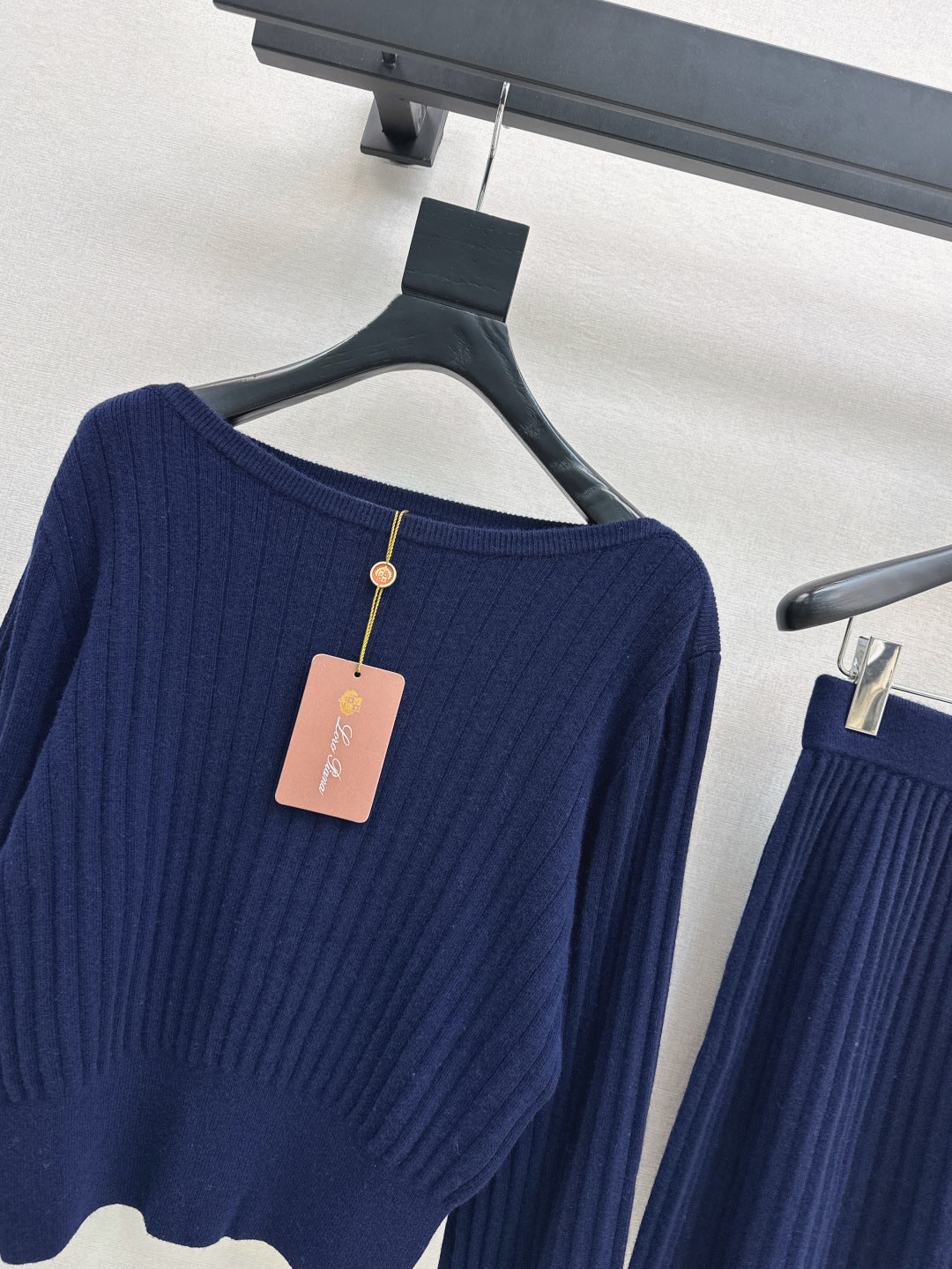 Loro 25fw cashmere knitted suit
