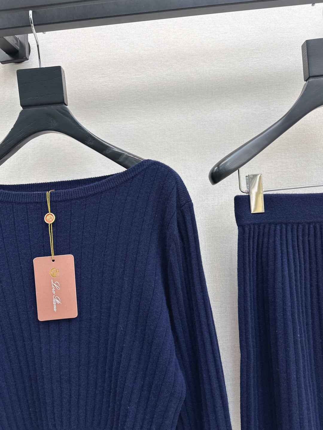 Loro 25fw cashmere knitted suit