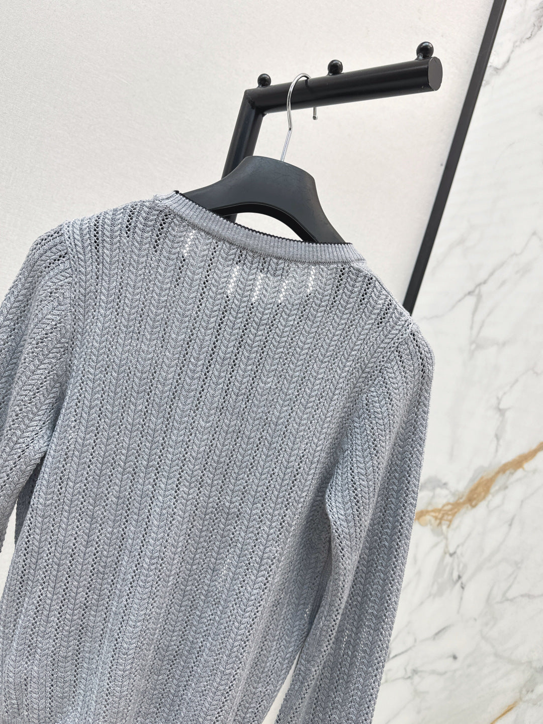Loe 25fw knitted sweater