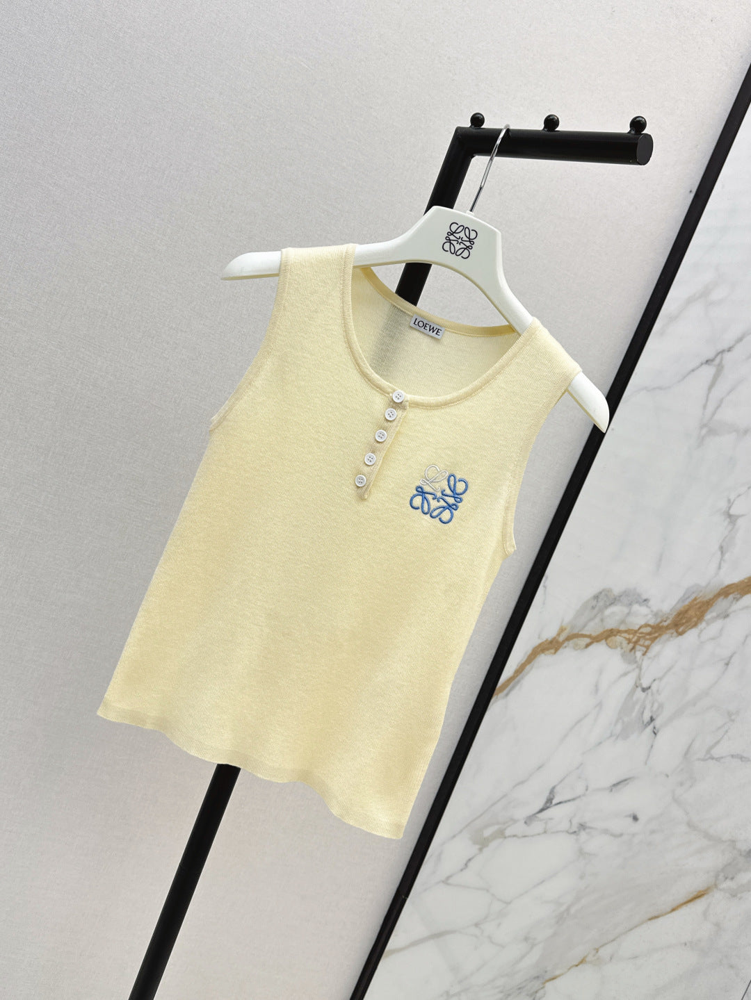 Loe 25fw knitted vest