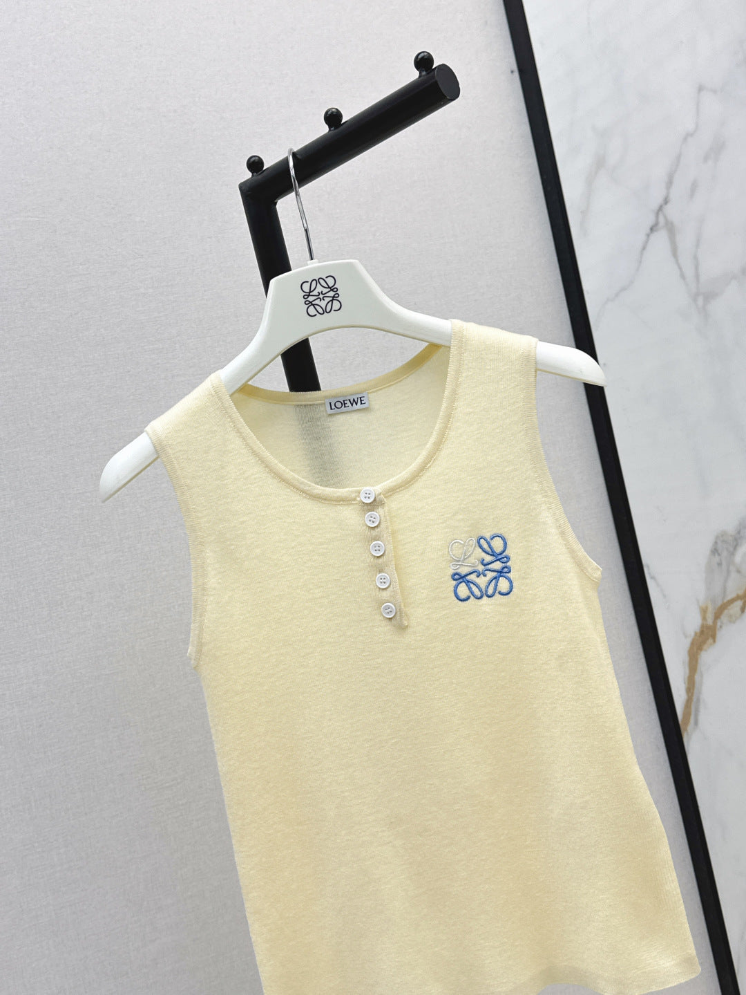 Loe 25fw knitted vest