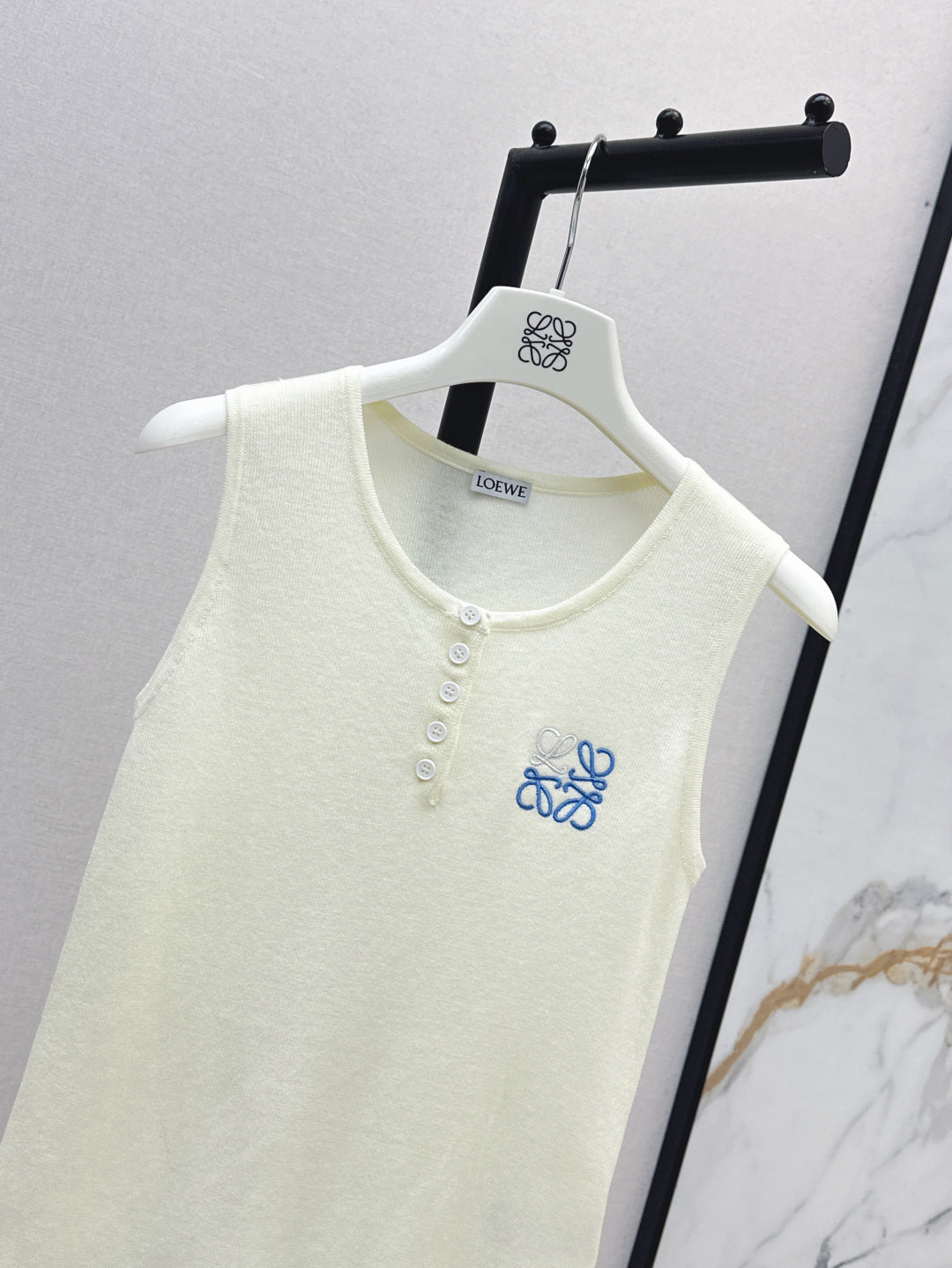Loe 25fw knitted vest