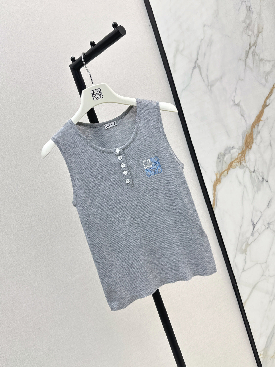 Loe 25fw knitted vest