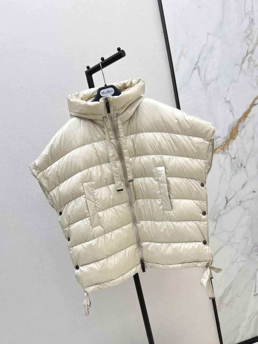 Max 25fw sleeveless down jacket