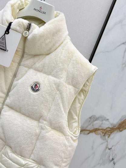 Monc 25fw down vest