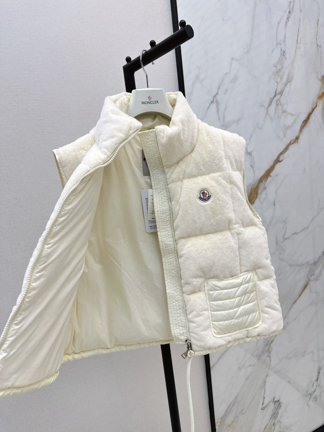 Monc 25fw down vest