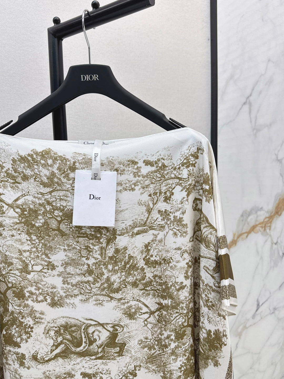 CD 25fw silk cape dress