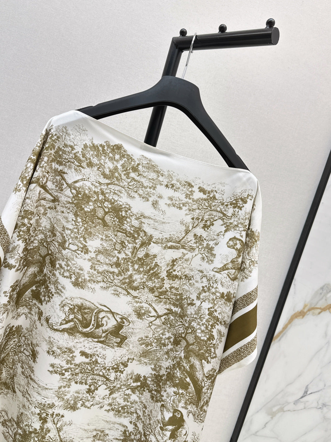 CD 25fw silk cape dress