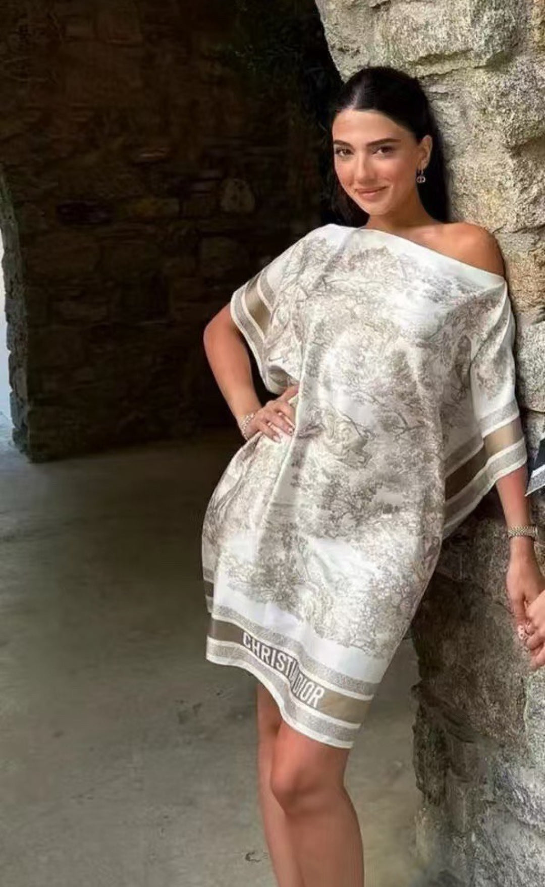 CD 25fw silk cape dress