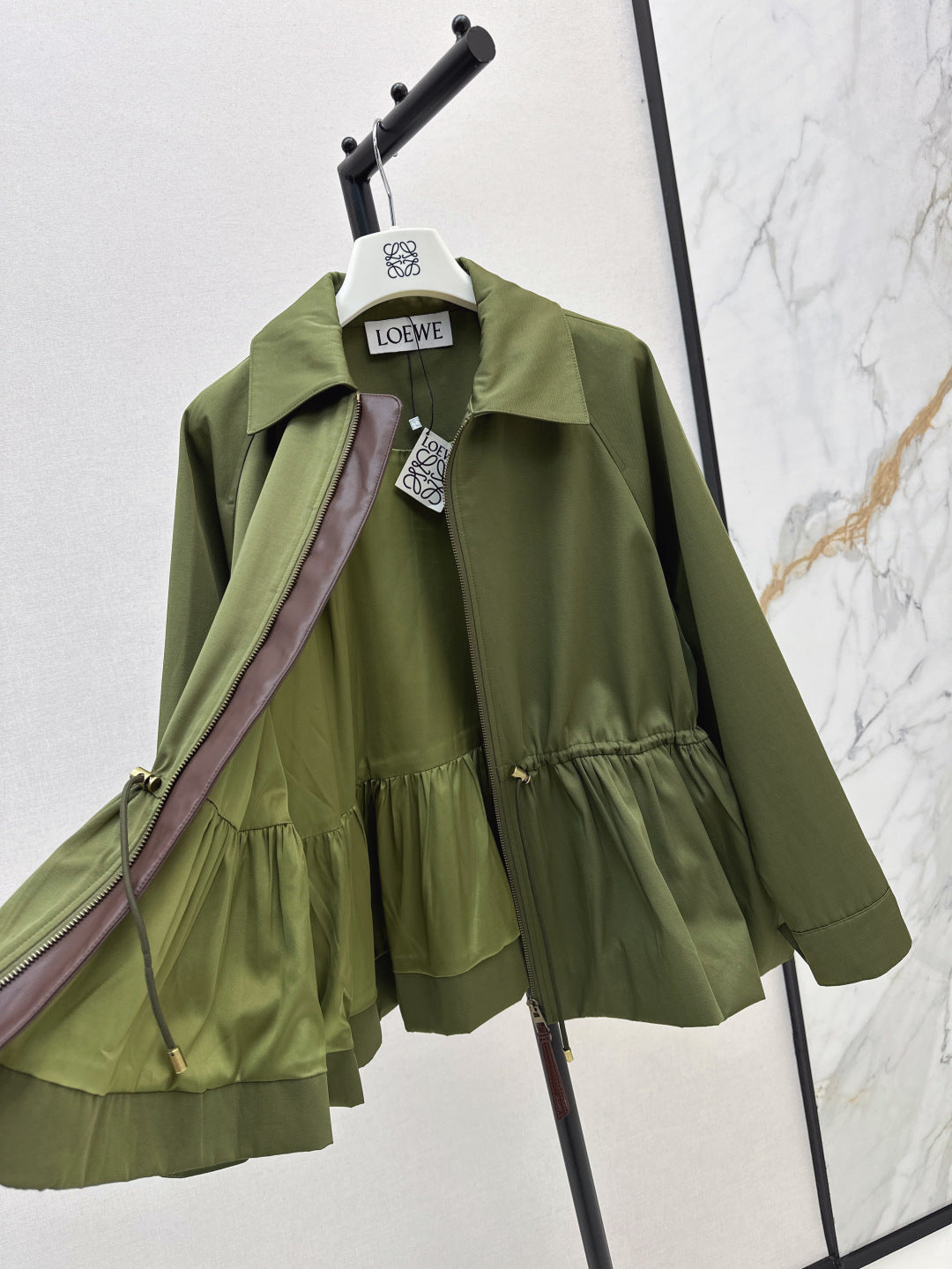 Loe 25fw drawstring jacket