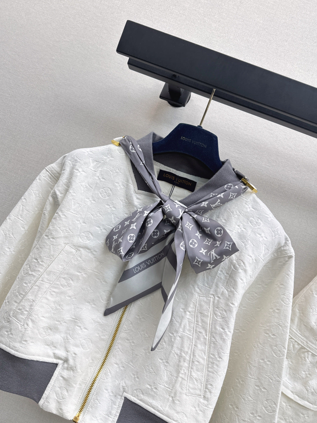 Louis 25fw scarf jacket
