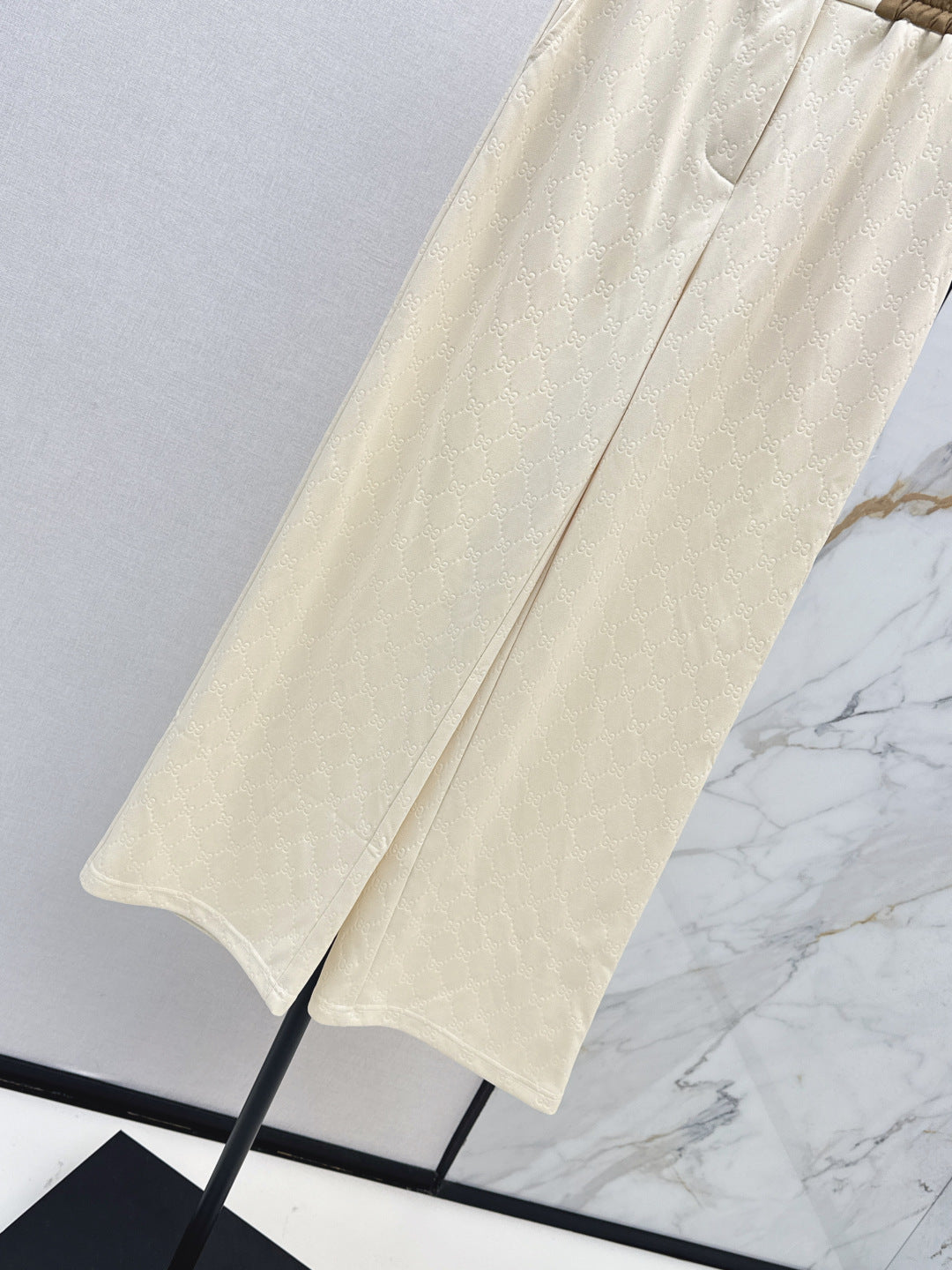 Guc 25fw jacquard pants