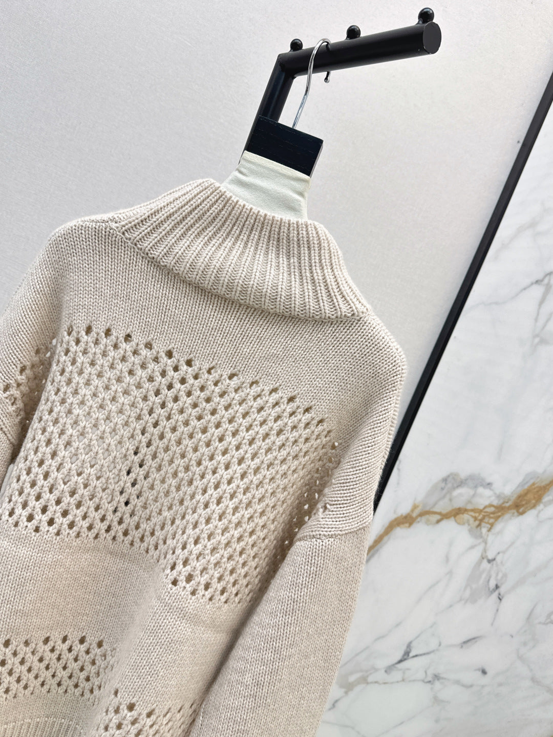 Brune 25fw cashmere sweater