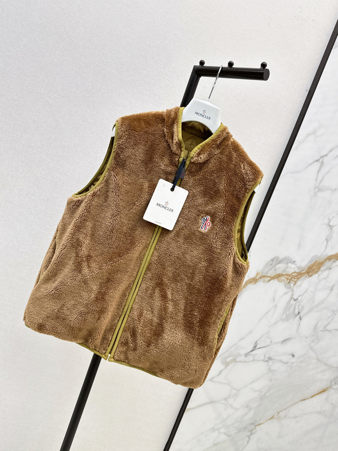 Monc 25fw reversible down vest
