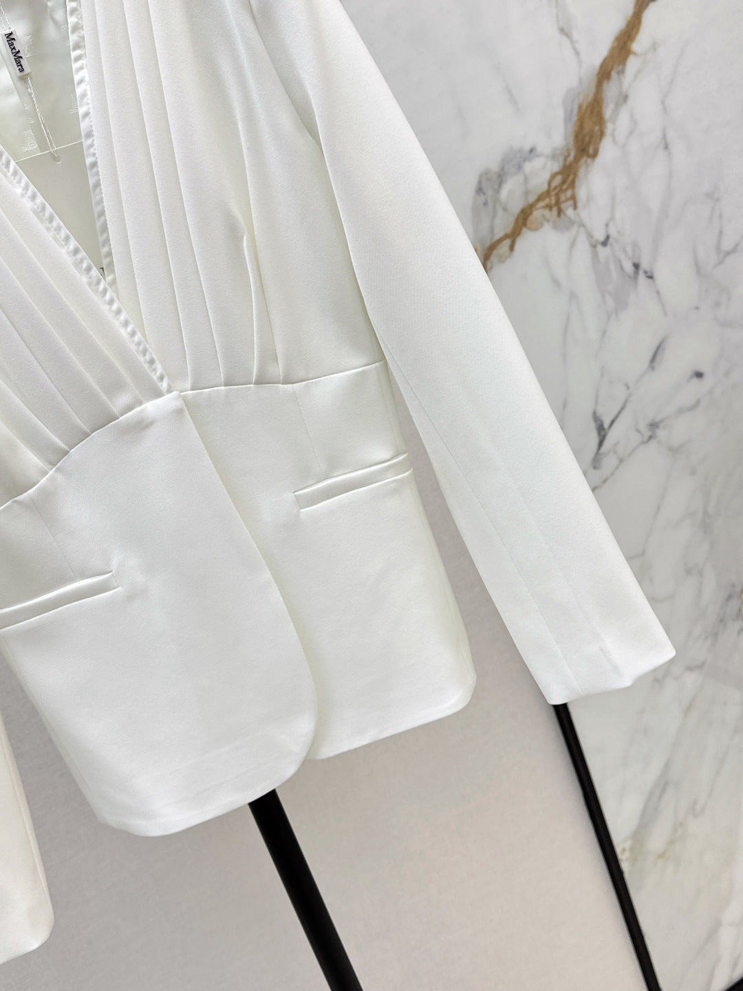 Max 25fw pleated blazer