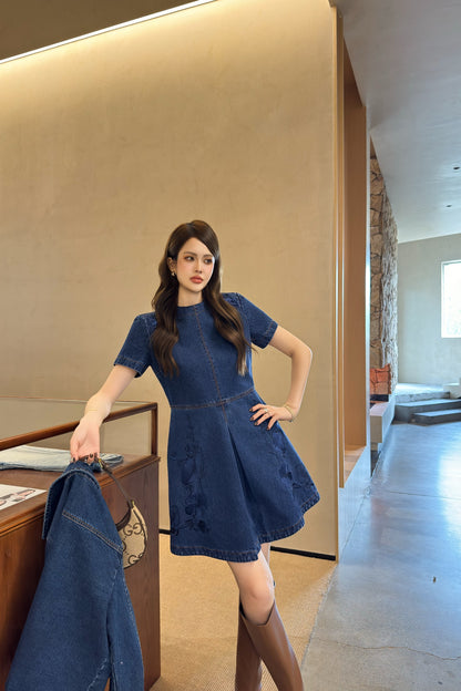 Guc 25fw embroidered dress