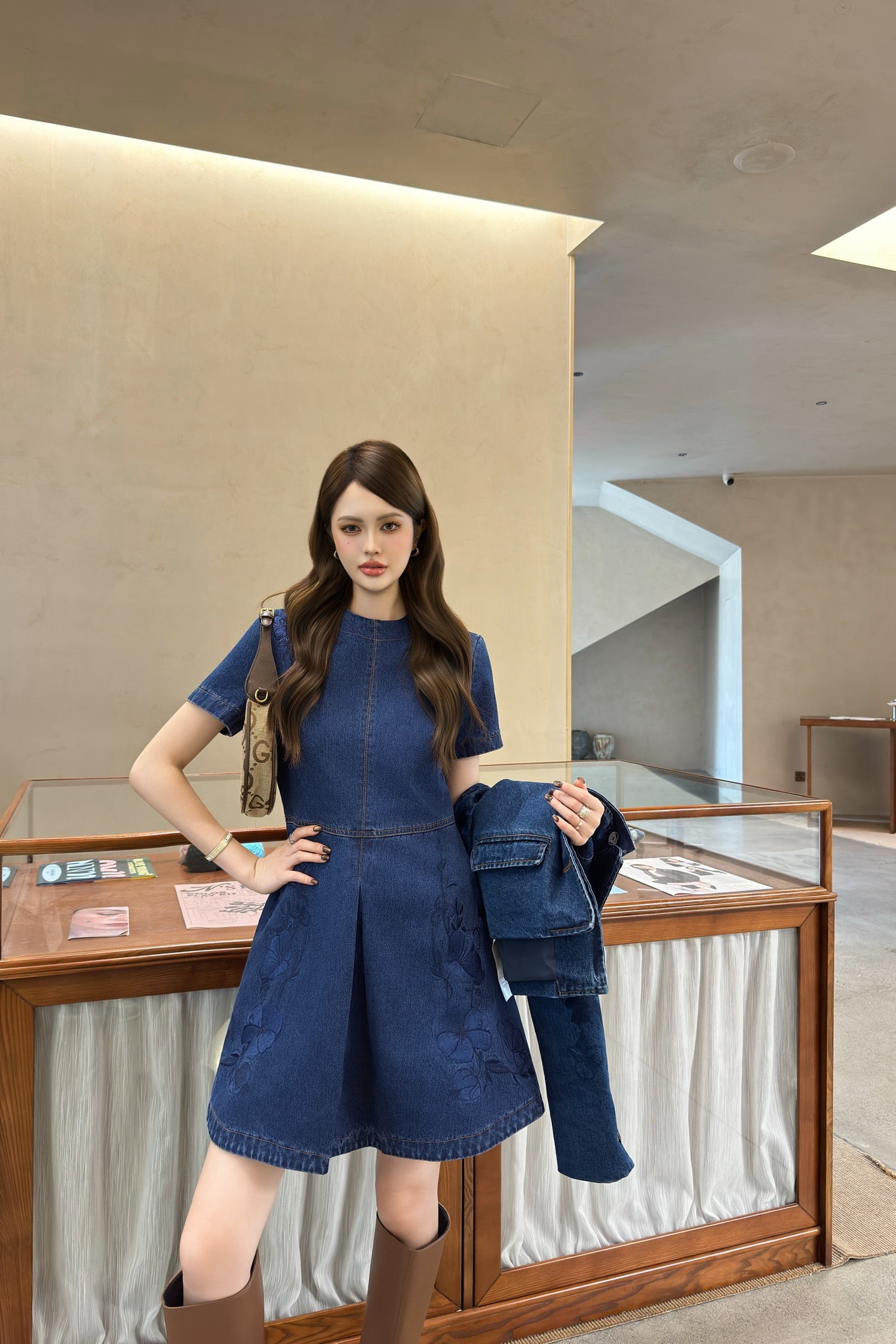 Guc 25fw embroidered dress