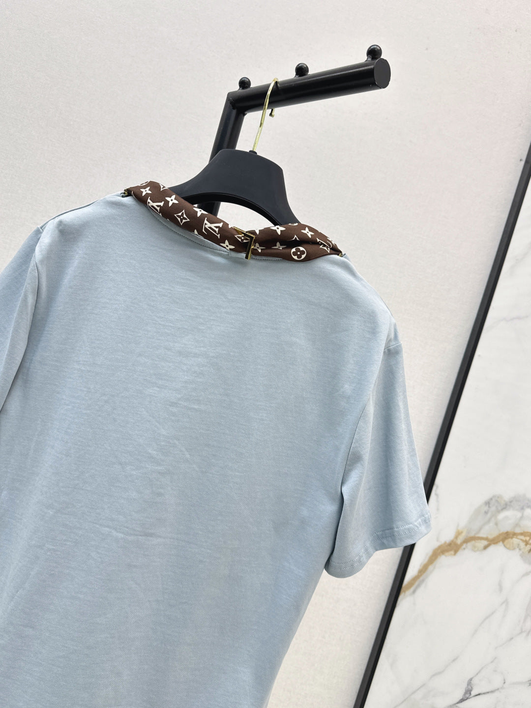 Louis 25fw scarf t-shirt
