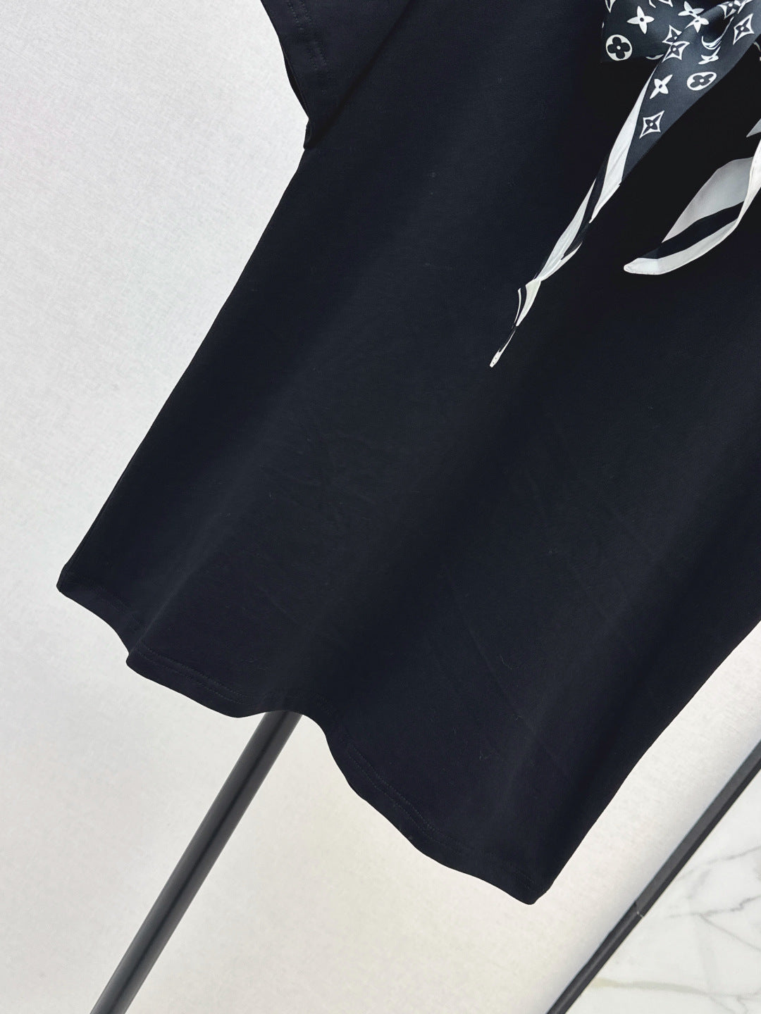 Louis 25fw scarf t-shirt