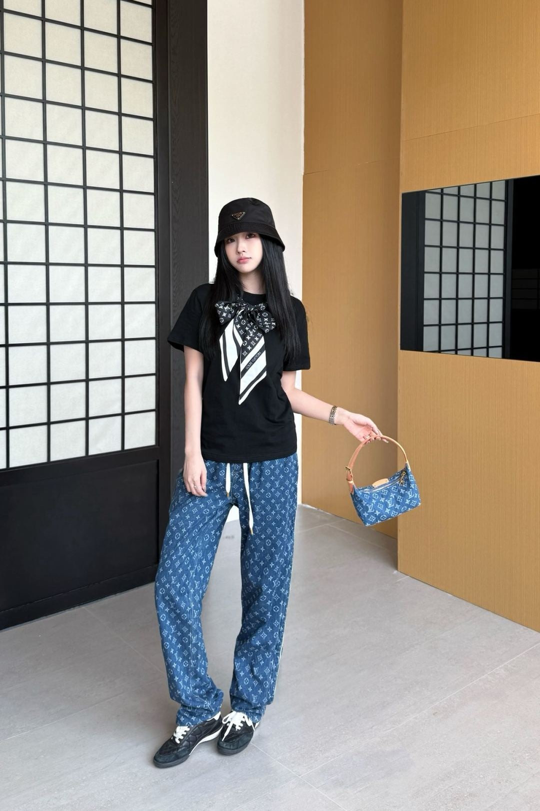 Louis 25fw scarf t-shirt