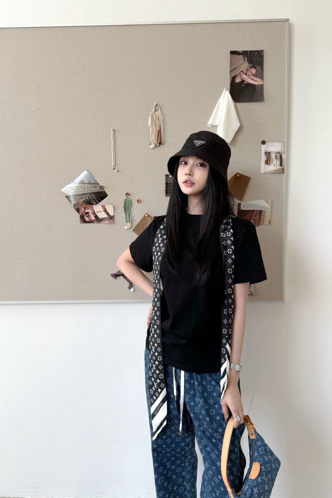 Louis 25fw scarf t-shirt