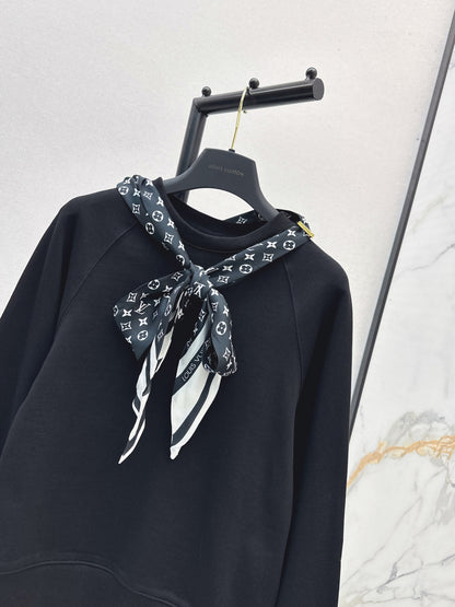 Louis 25fw scarf sweatshirt
