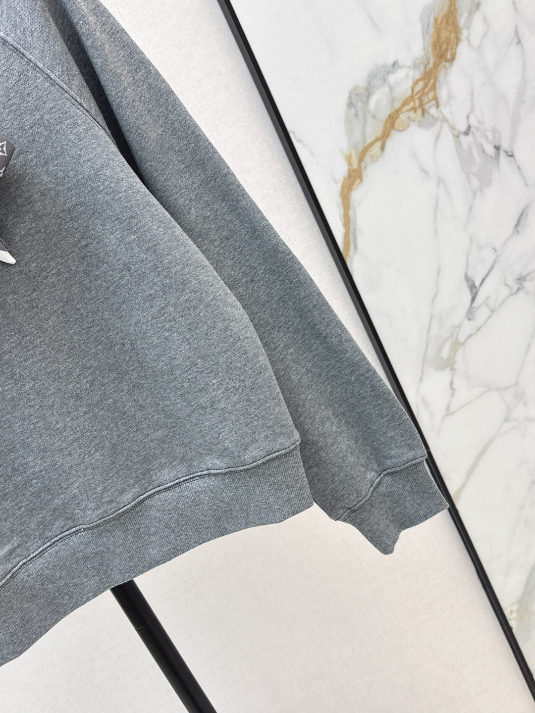 Louis 25fw scarf sweatshirt