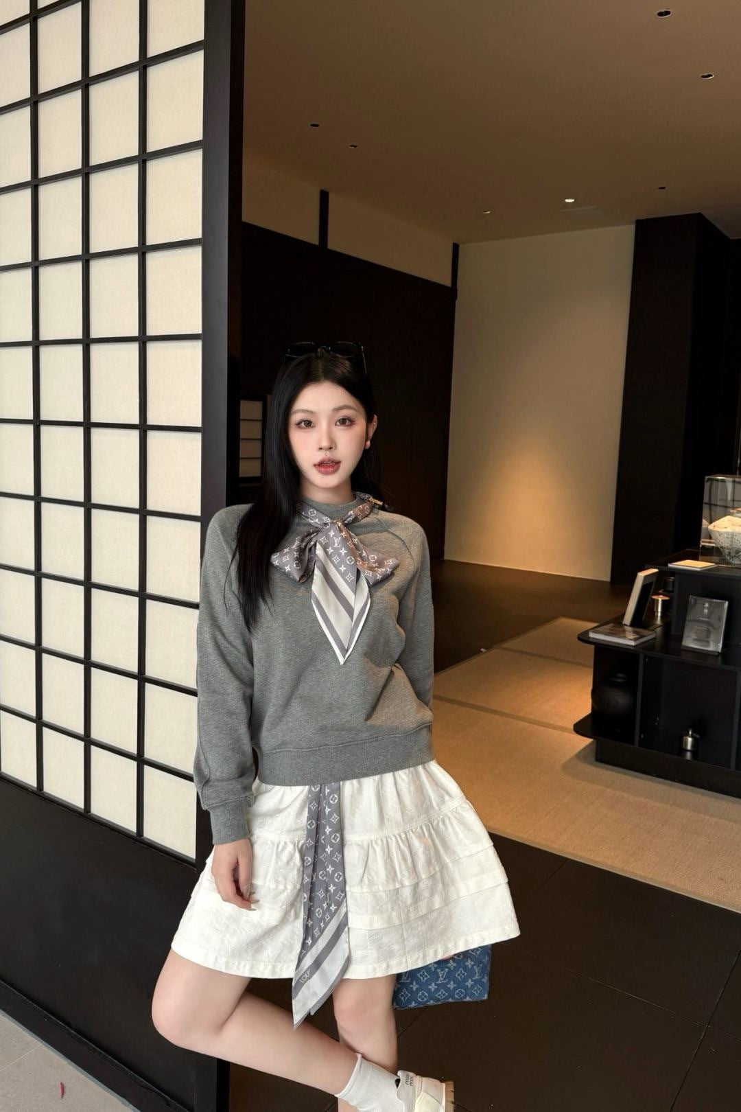 Louis 25fw scarf sweatshirt