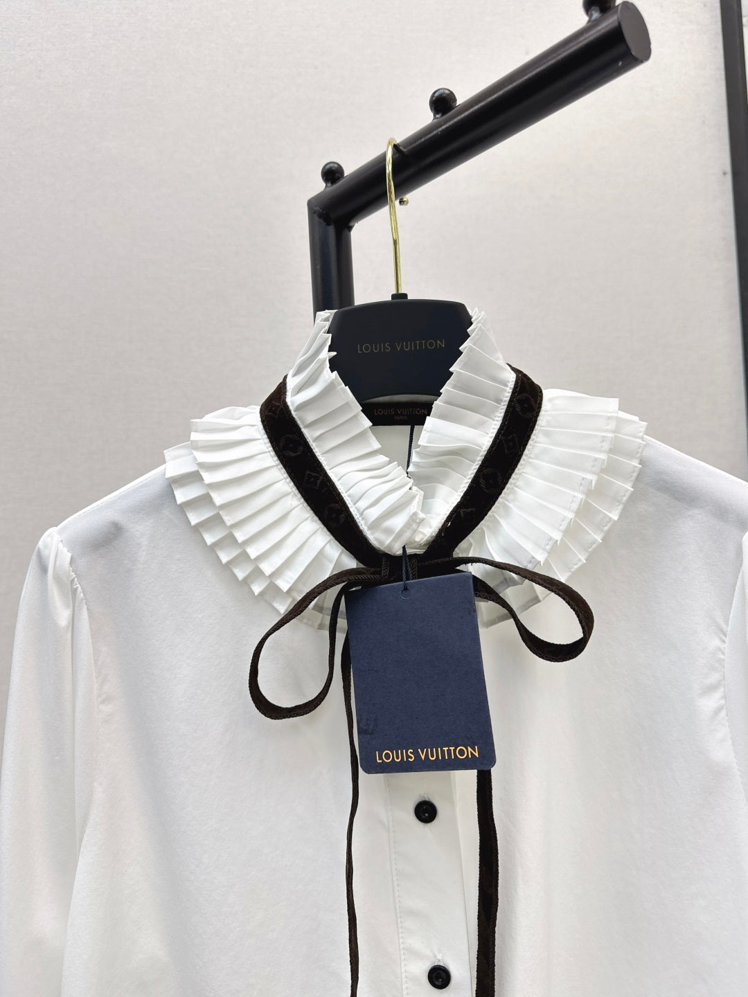 Louis 25fw ruffle shirt