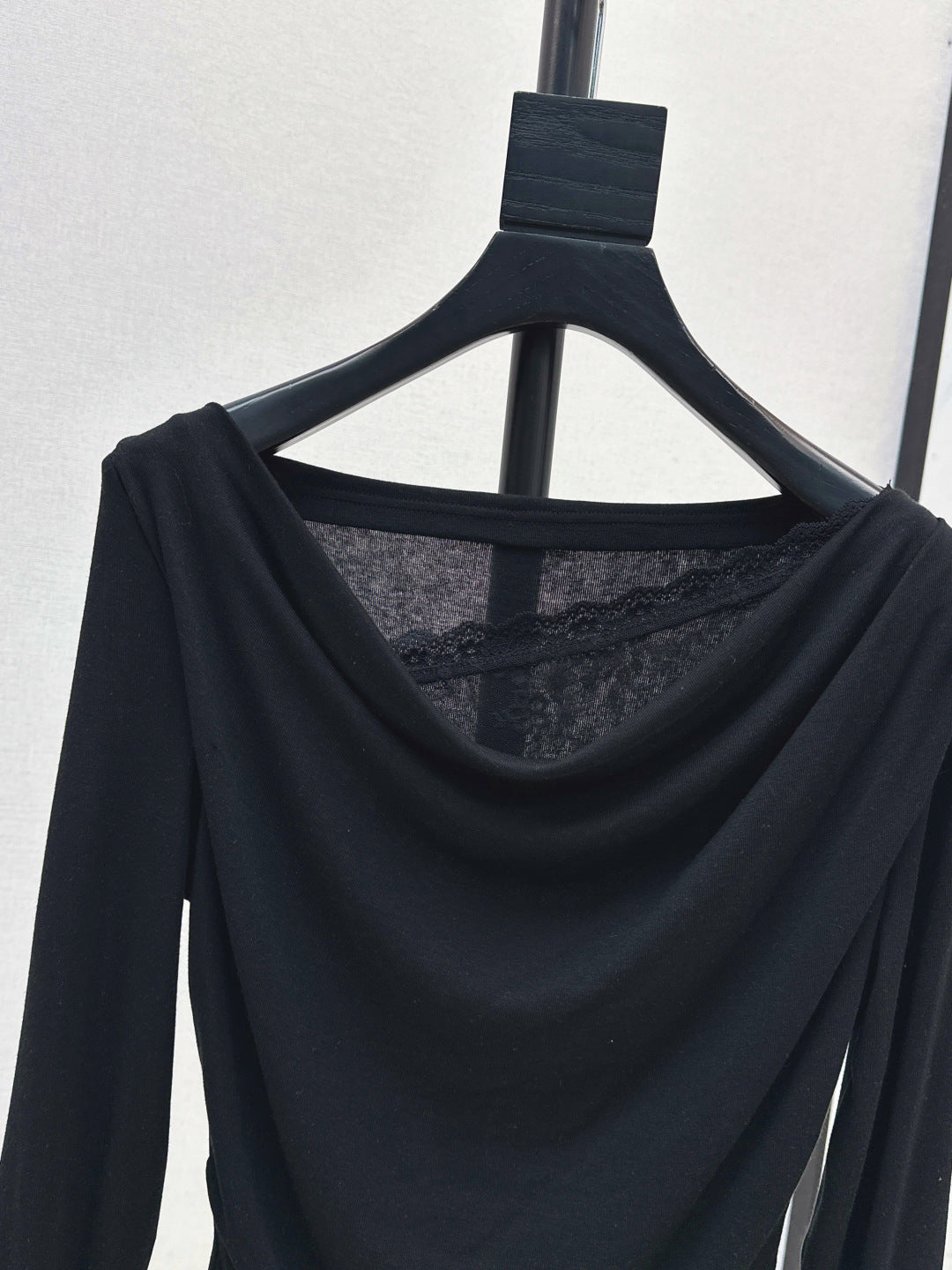 Miu 25fw off-shoulder shirt