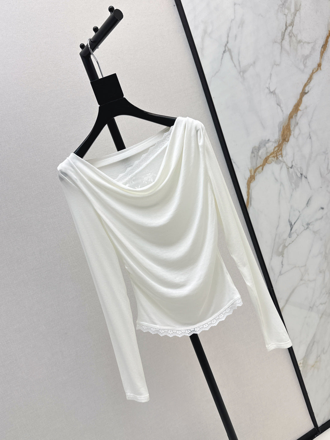 Miu 25fw off-shoulder shirt