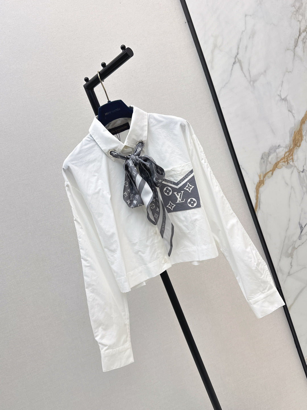 Louis 25fw scarf shirt