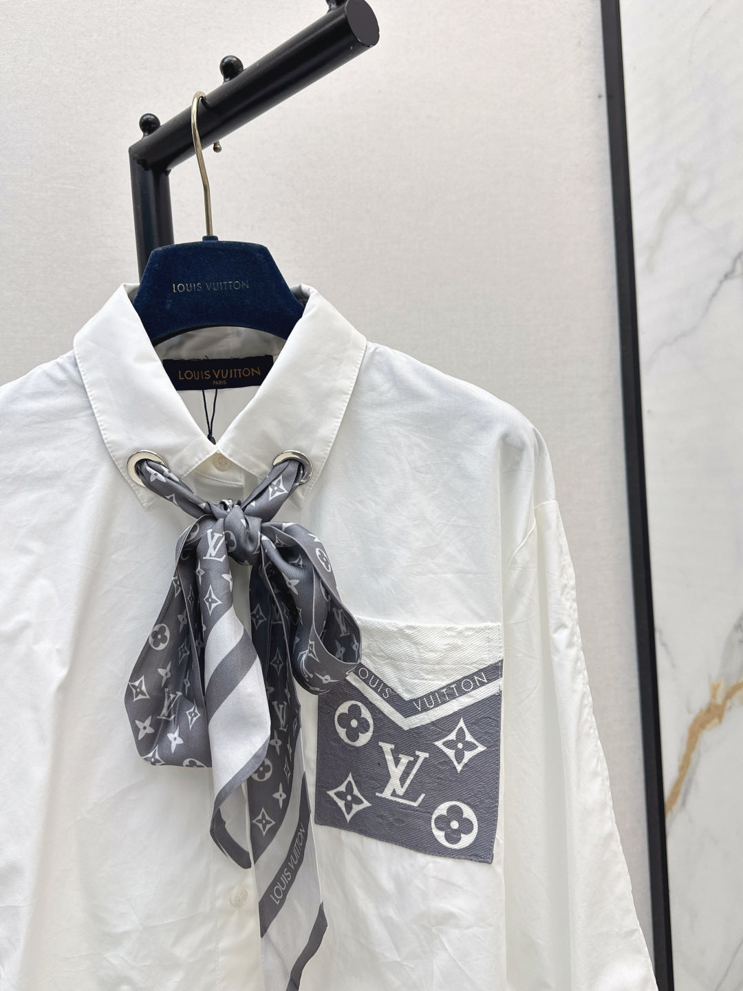 Louis 25fw scarf shirt