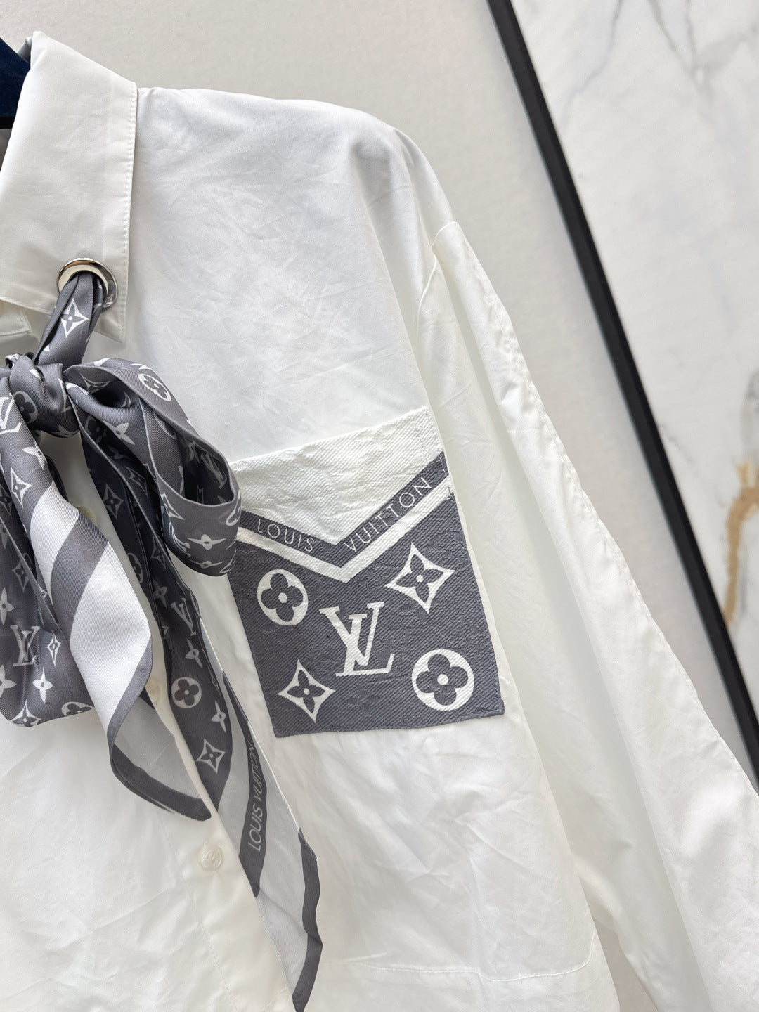 Louis 25fw scarf shirt