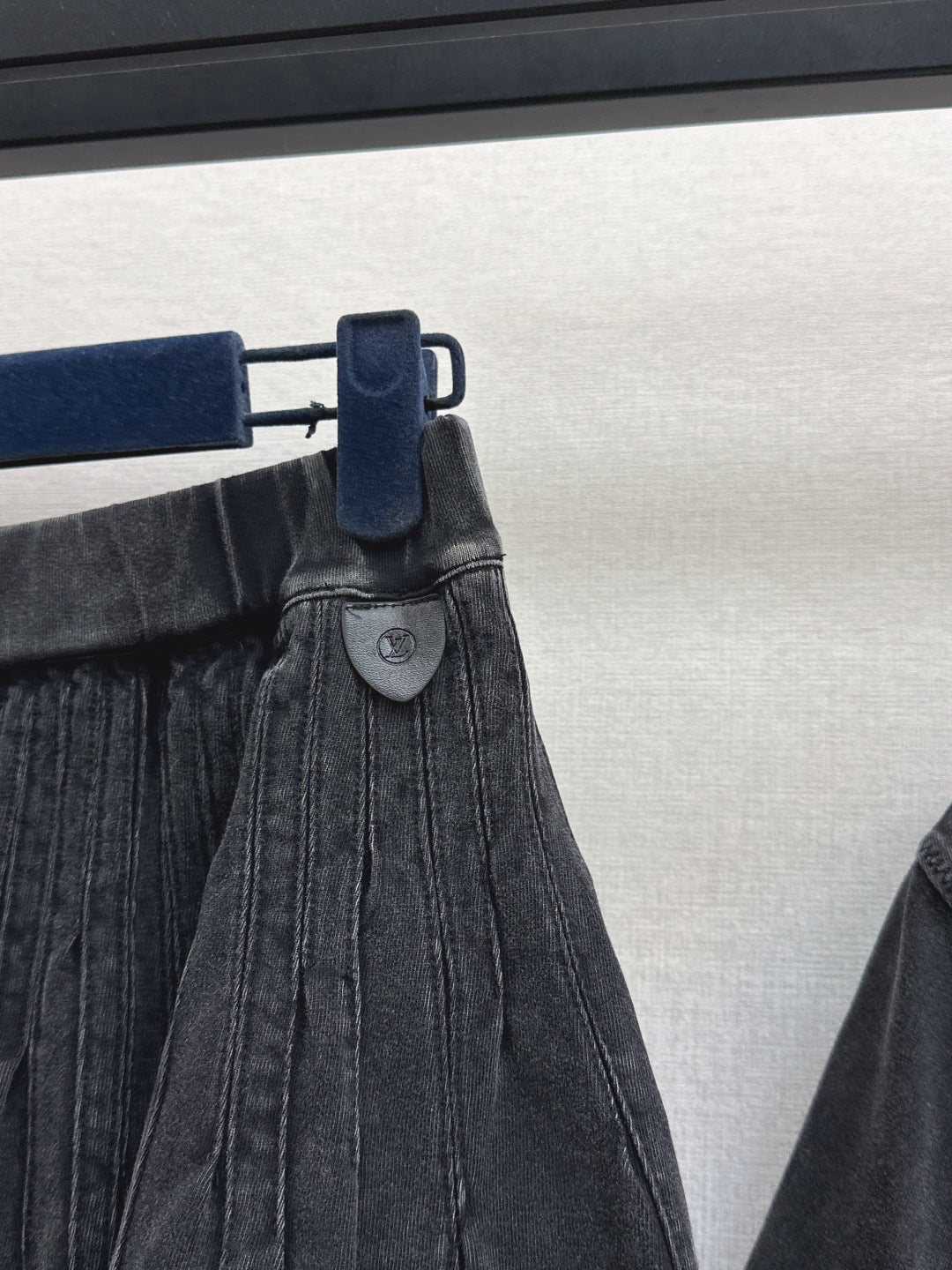 Louis 25fw denim skirt