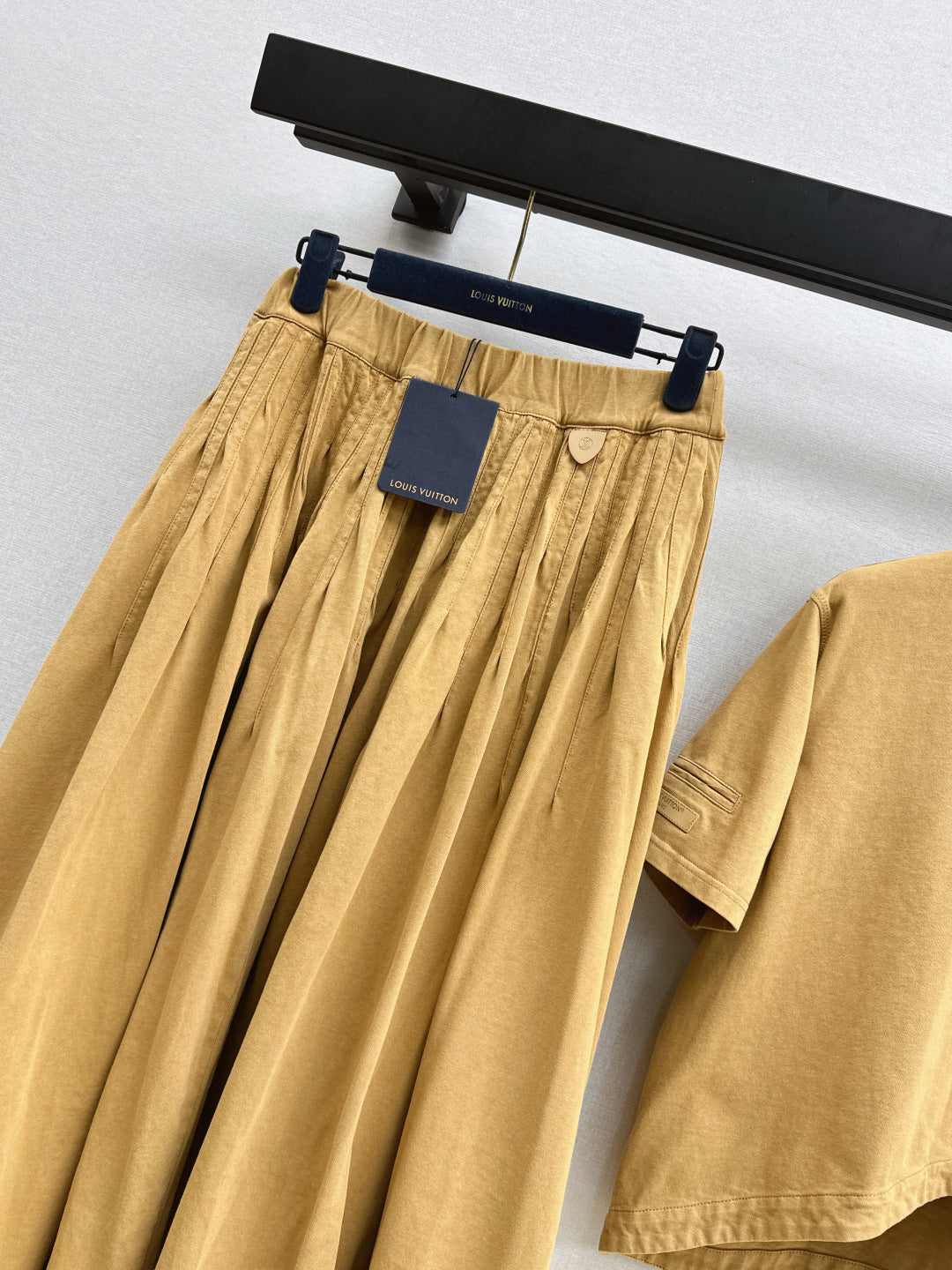 Louis 25fw pleated skirt