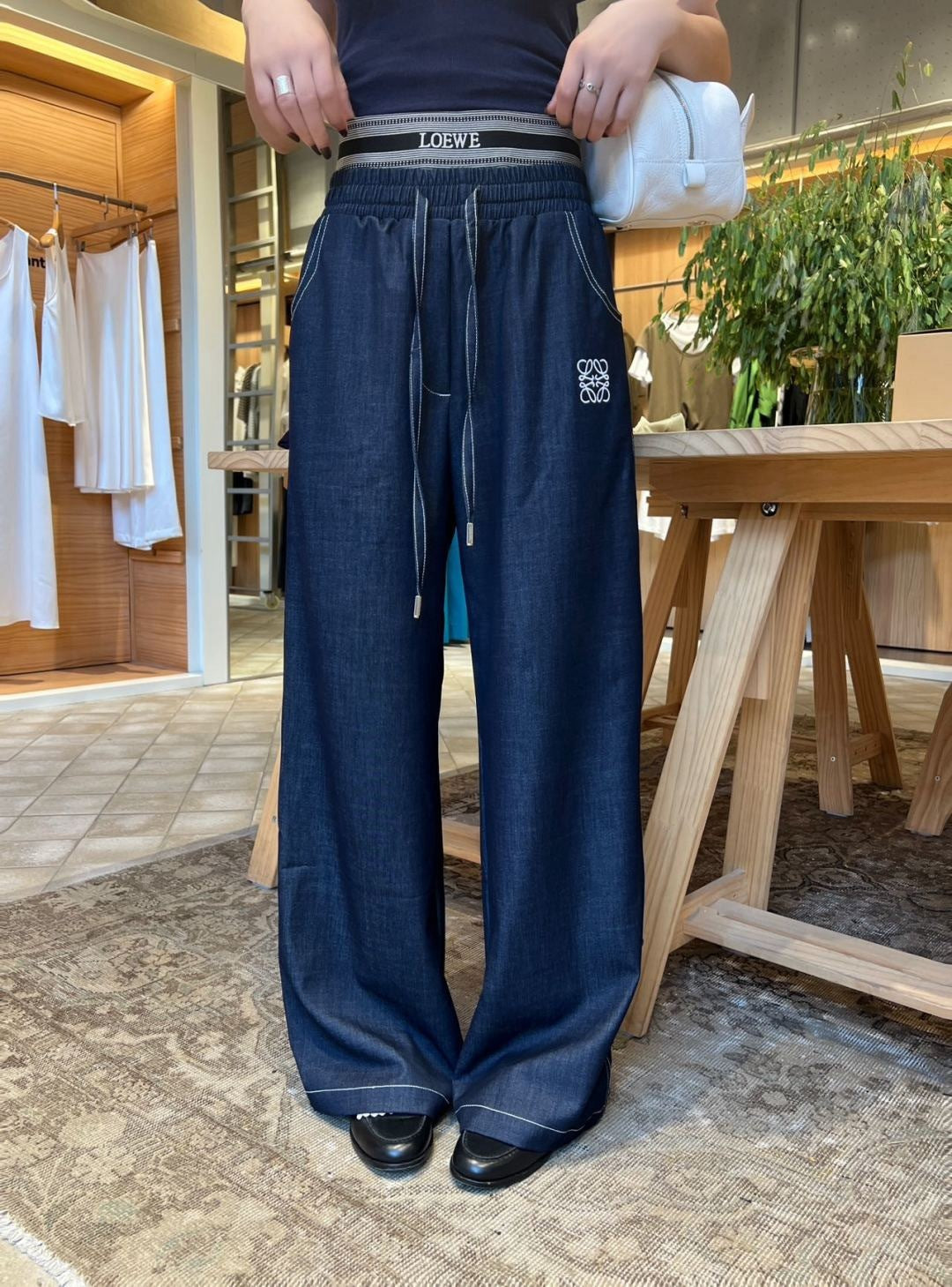Loe 25fw embroidered jeans