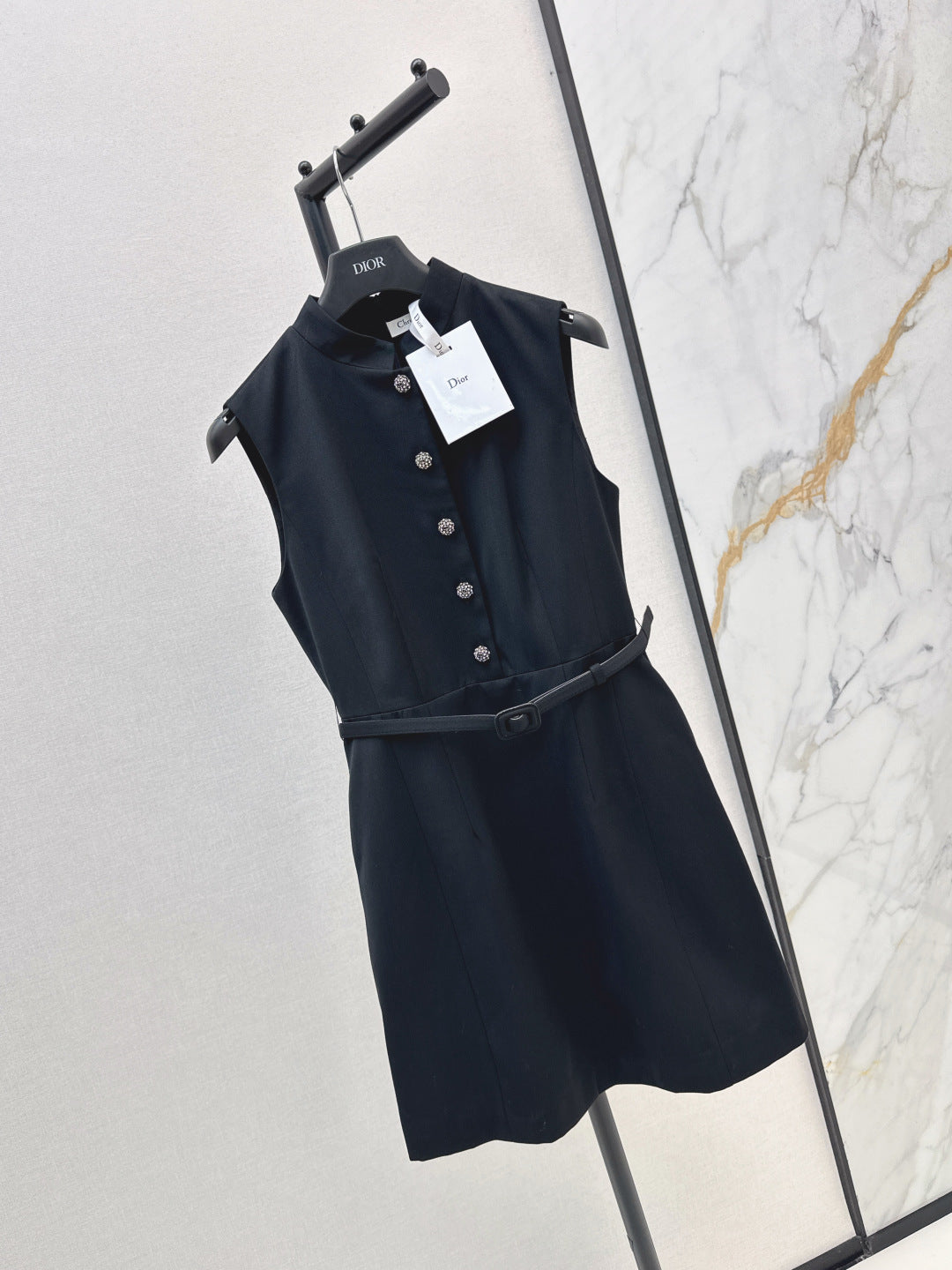 CD 25fw sleeveless dress